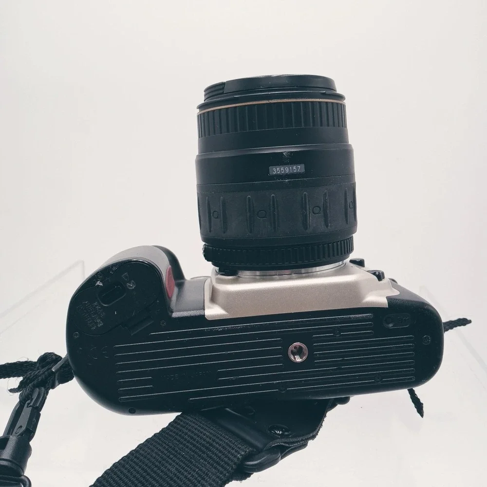 USED Nikon N60 35mm Camera w/ 20-80mm‎ Lens and Accessories